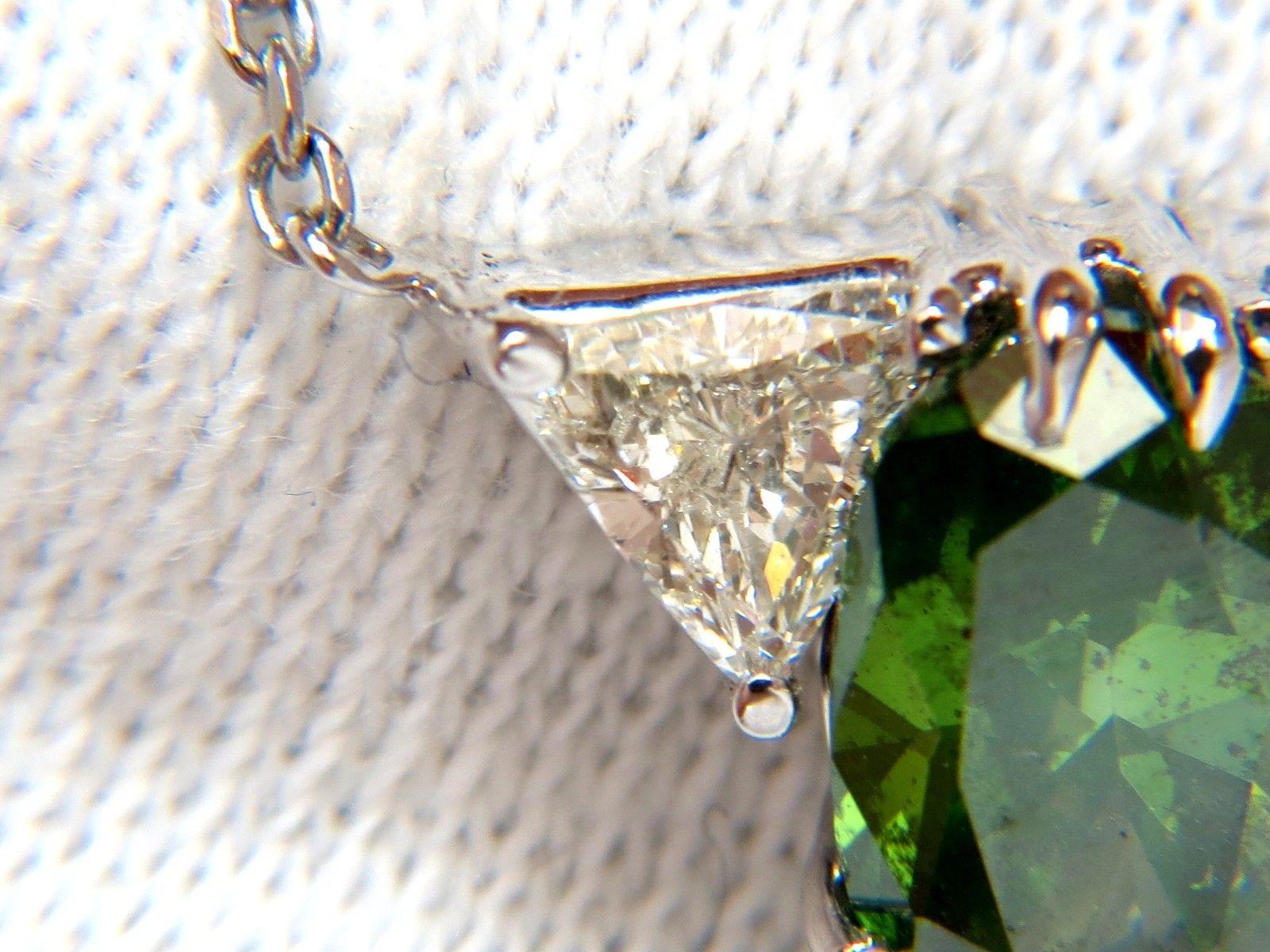 3.26 Carat Enhanced Fancy Color Green Diamond Necklace Side Trilliants 14 Karat In New Condition For Sale In New York, NY