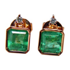 Vintage 3.26 Carat Natural Green Colombian Emerald Stud Earrings 18 Karat Rose Gold