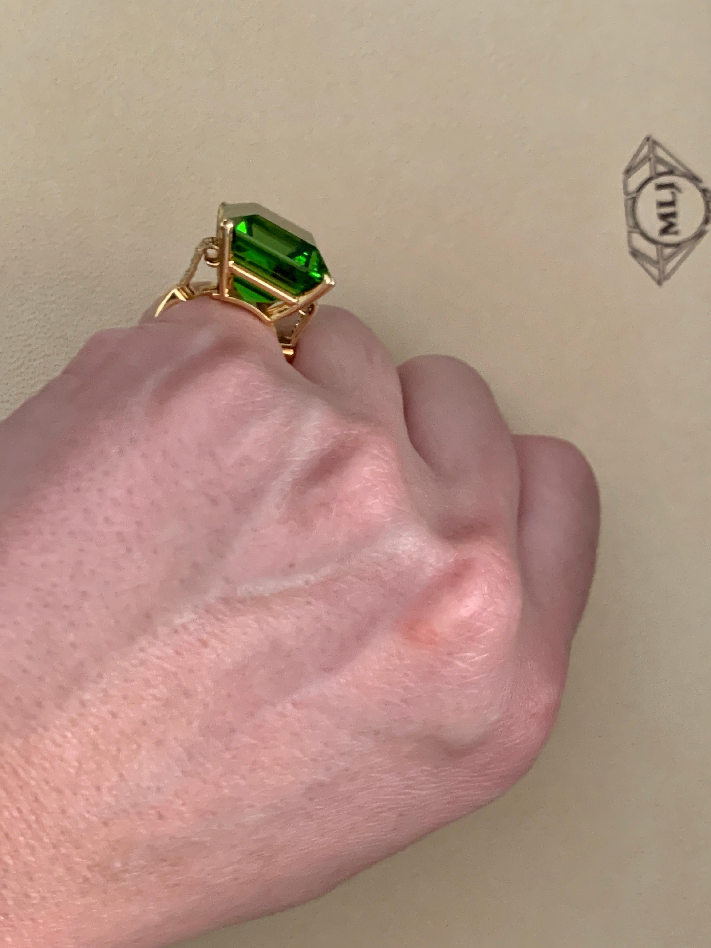 32.6 Carat Peridot and Diamond 18 Karat Yellow Gold Cocktail Ring Estate Adjust 12