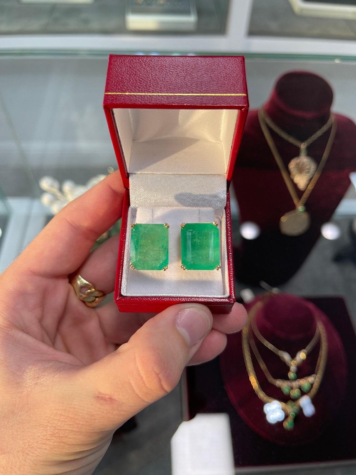 colombian emerald earrings