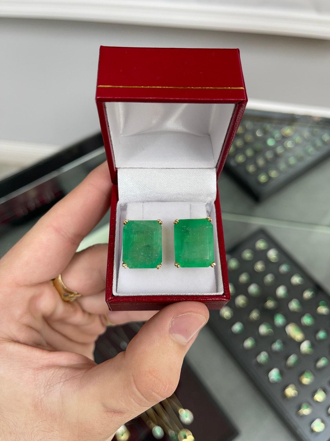 32.66tcw 18K Colombian Emerald-Emerald Cut Gold Stud Earrings In New Condition In Jupiter, FL
