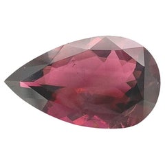 Tourmaline rubellite rose violacé poire de 3,26 carats du Brésil