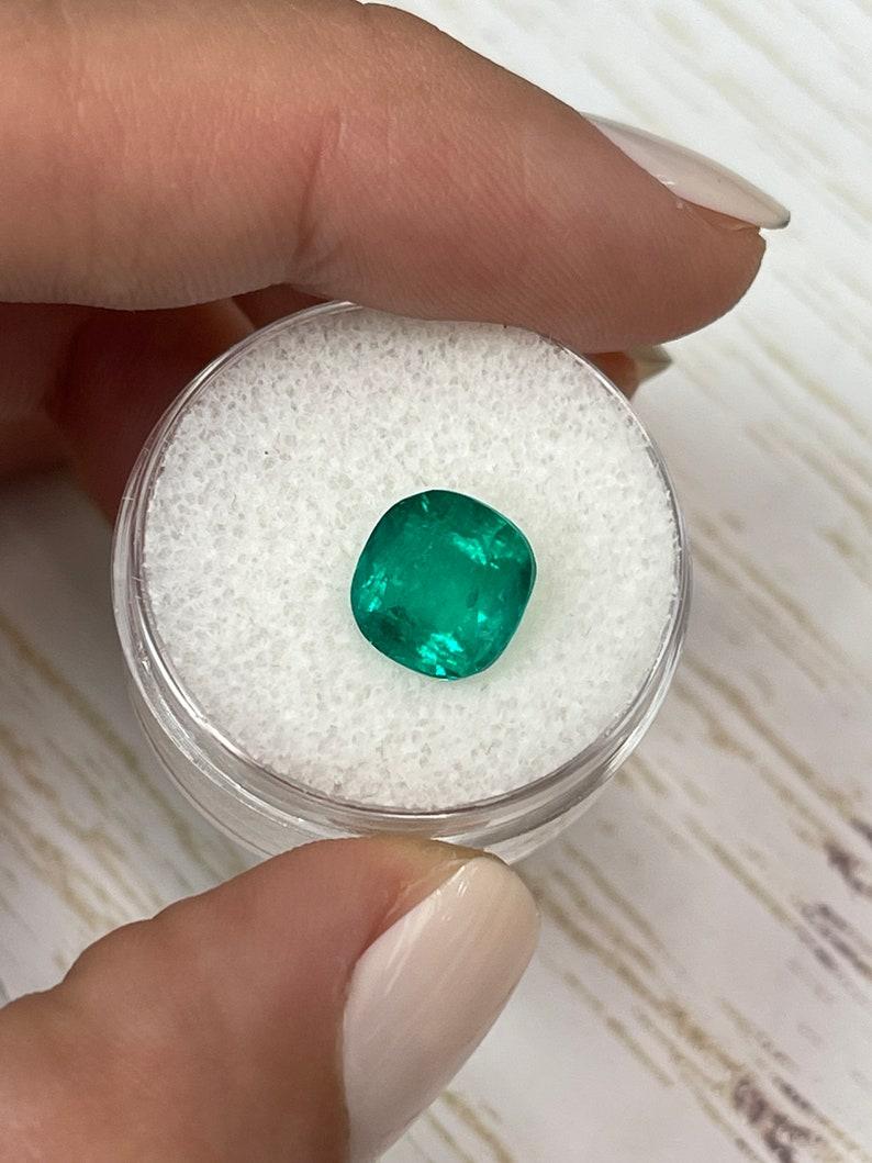 3.27 Carat 9x9 Vivid Muzo Green Colo- Minor Oil Cushion Cut Gem In New Condition For Sale In Jupiter, FL