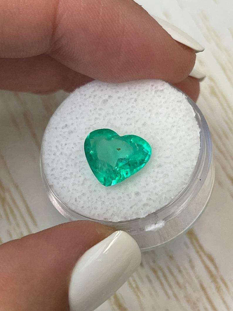 Modern 3.27 Carat Heart-Cut Colombian Emerald  Bright Green Loose Natural Gemstone For Sale