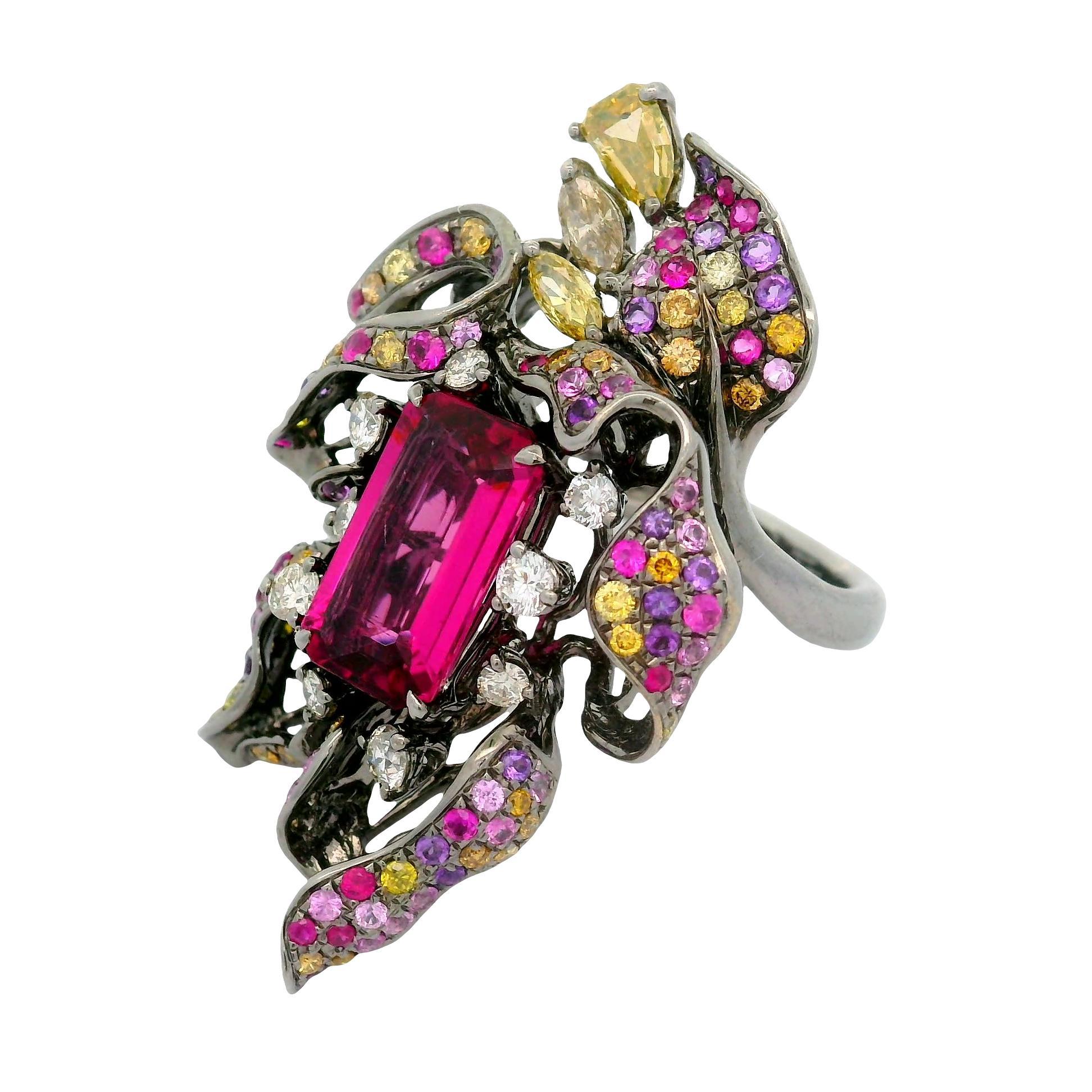 3,27 Karat Rubellit Turmalin Diamant Saphir 18K Gold Floral Ring im Zustand „Hervorragend“ im Angebot in Beverly Hills, CA