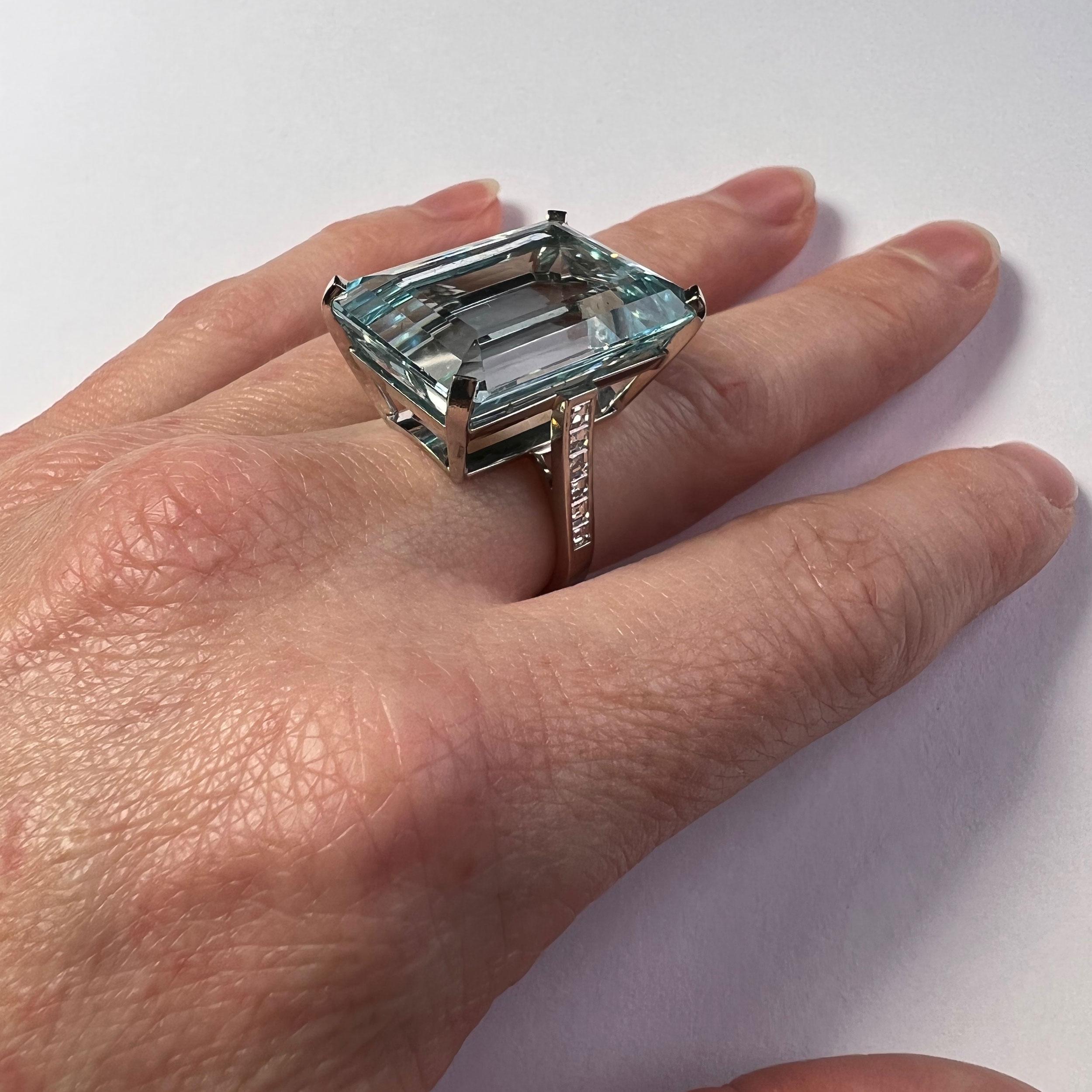 32.70 Carat Aquamarine and Diamond Cocktail Ring For Sale 2