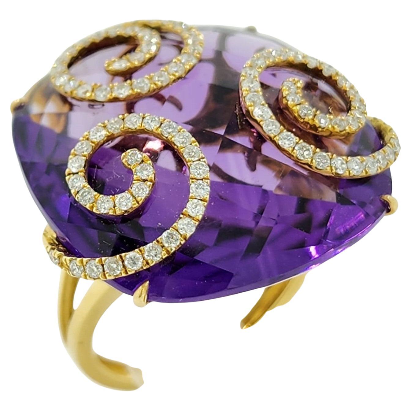 Bague cocktail en or jaune 18 carats avec diamants et améthyste de 32,78 carats en vente