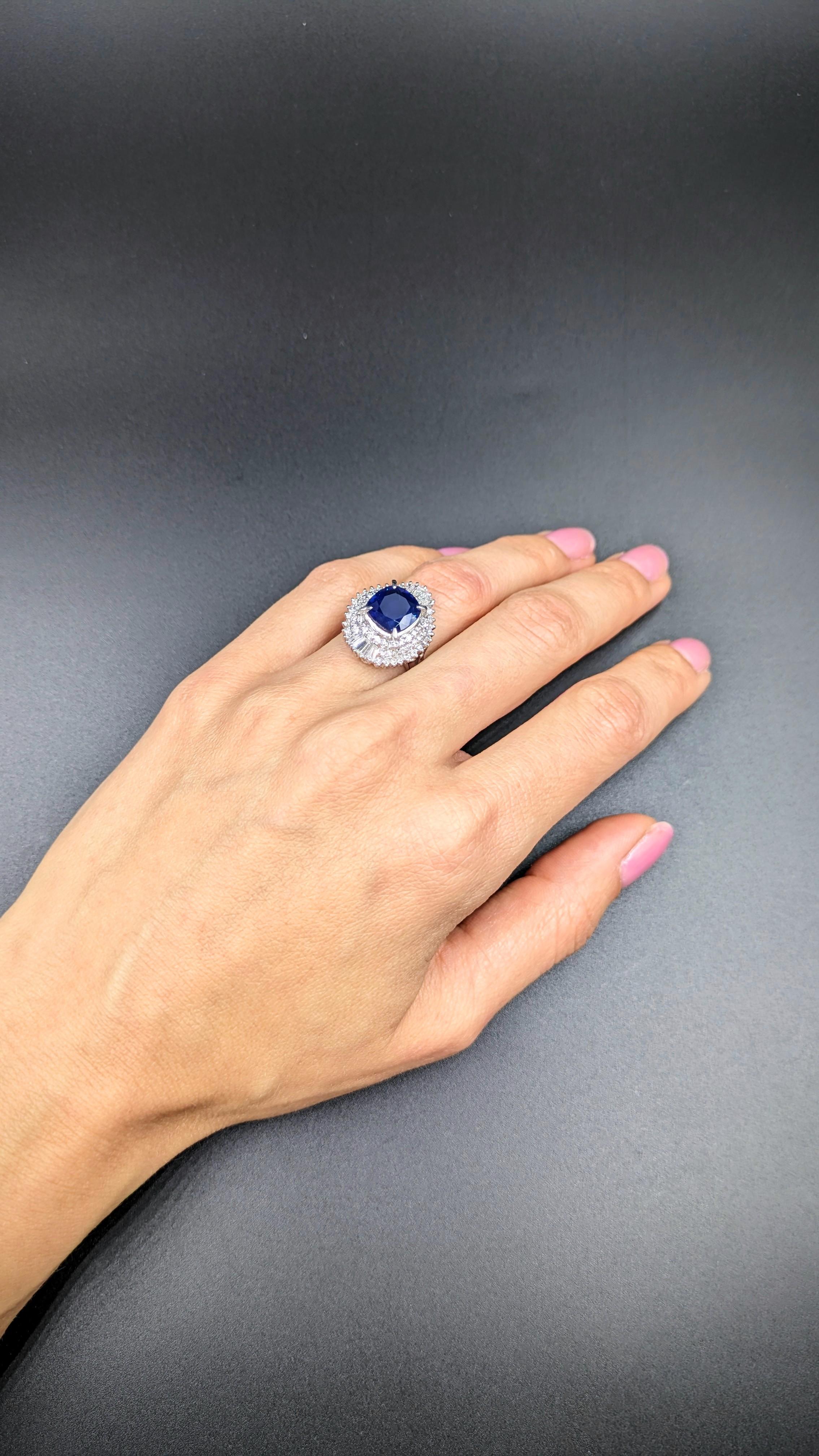3.28 Carat GIA Blue Sapphire Ring For Sale 4