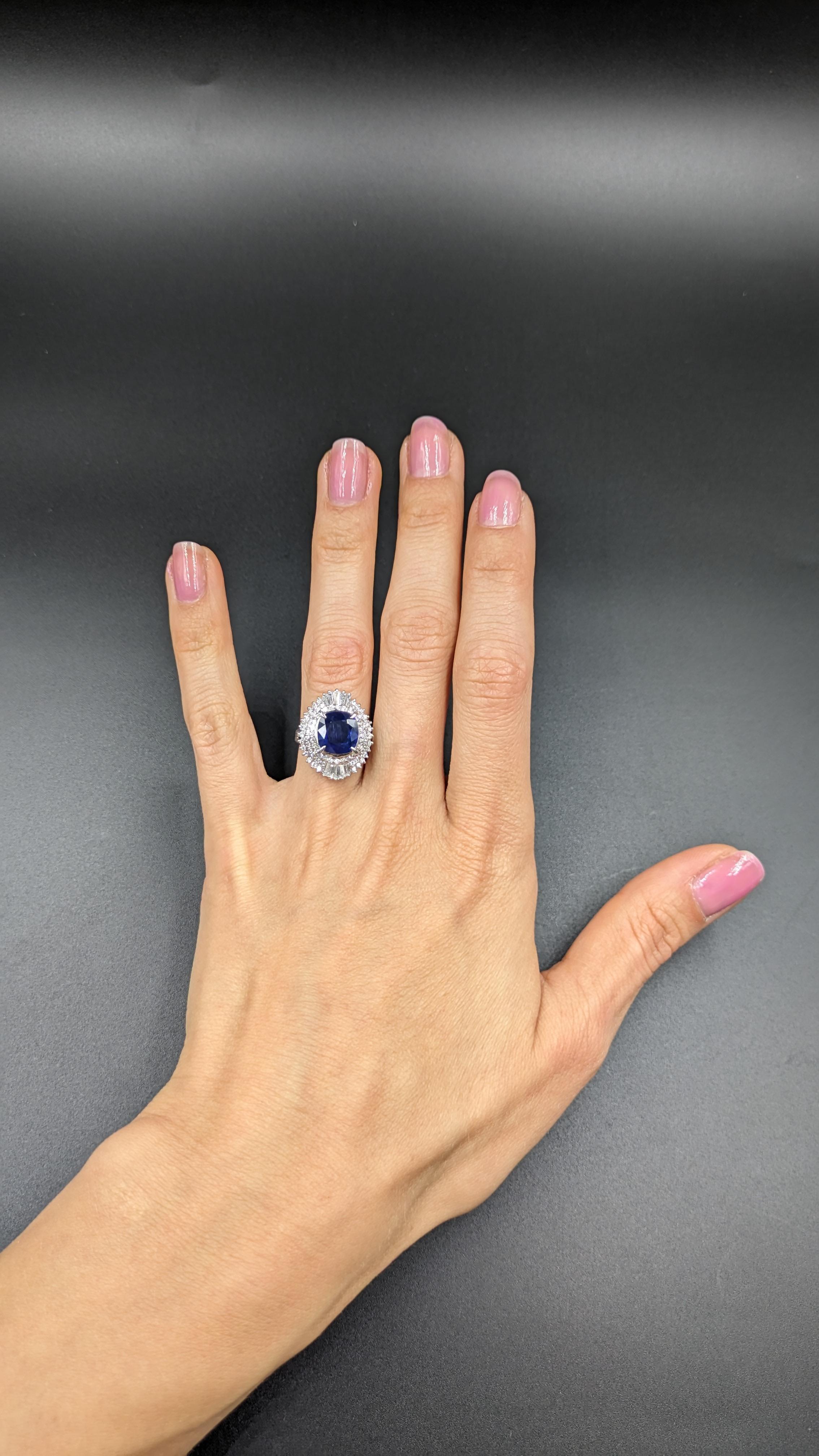 3.28 Carat GIA Blue Sapphire Ring For Sale 5