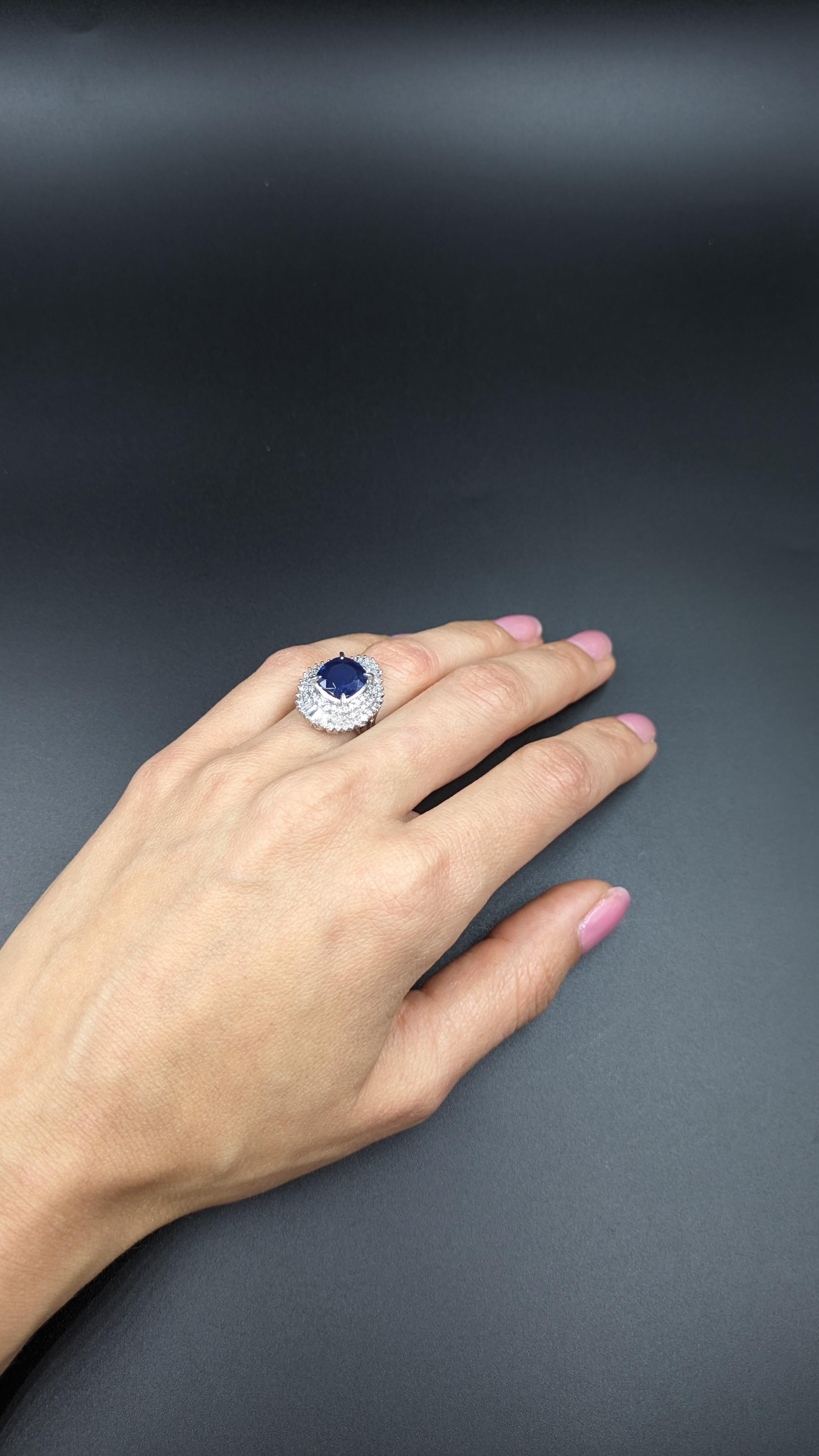 Ring mit 3,28 Karat blauem GIA-Saphir im Angebot 7