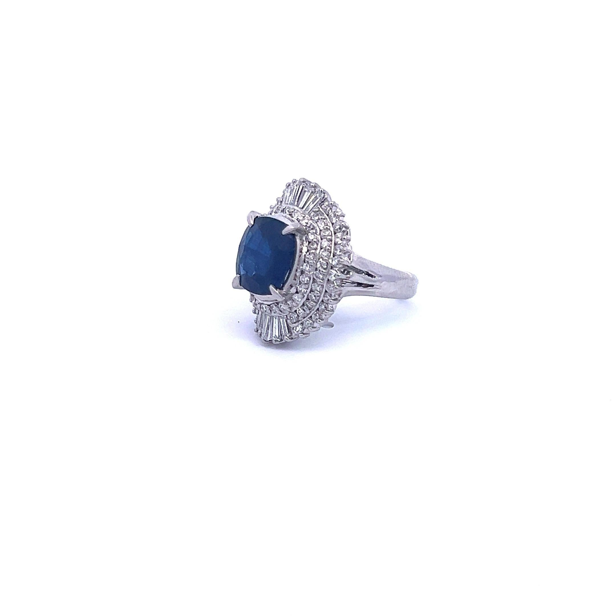 Taille ronde Bague saphir bleu GIA de 3,28 carats en vente