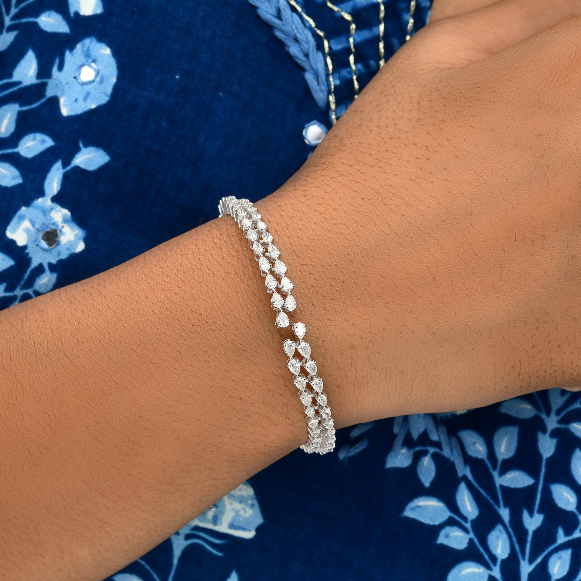 Taglio a goccia Bracciale Brilliante con diamanti taglio pera da 3,28 carati in oro bianco 18 carati in vendita