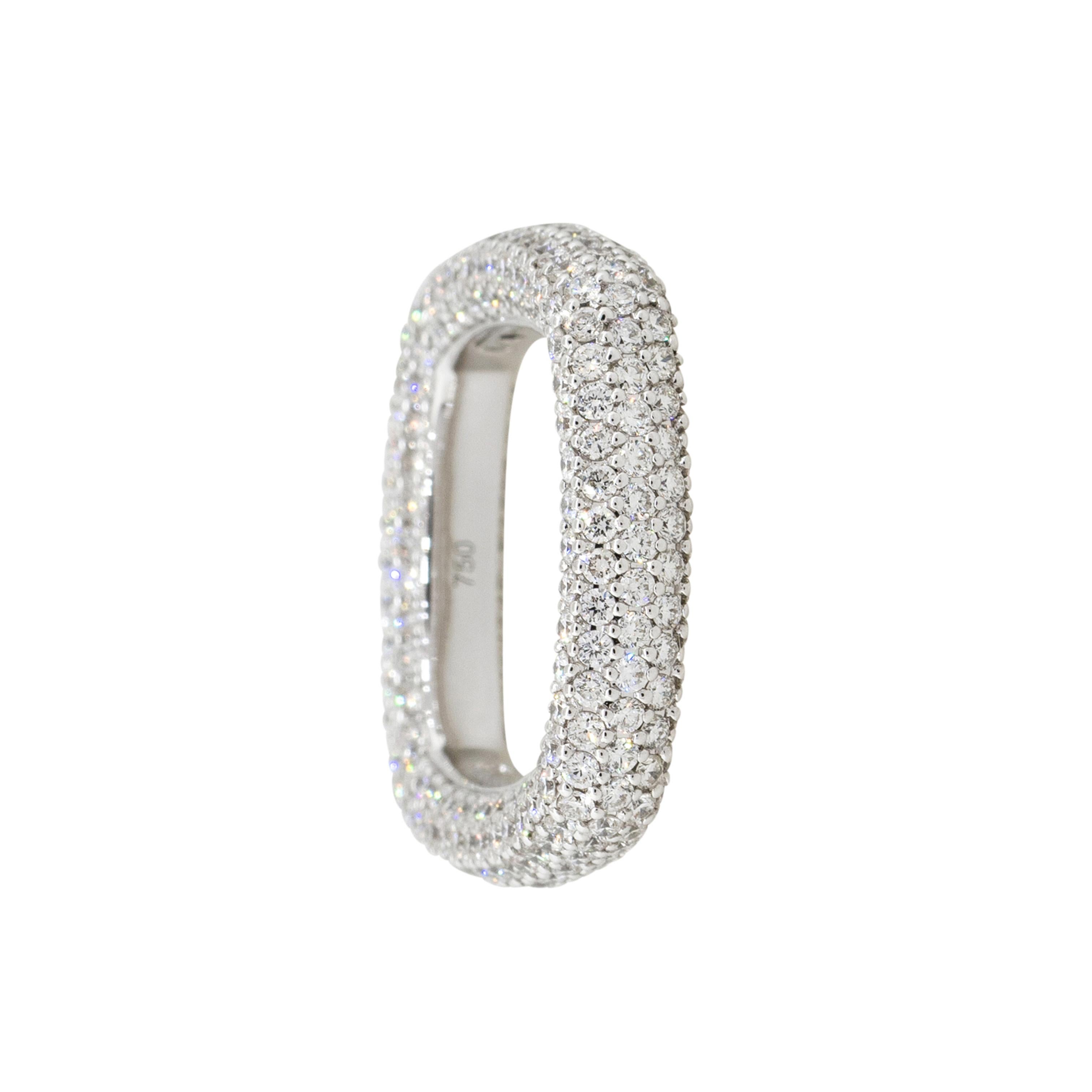 3.28 Carat Round Diamond Pave Ring 18 Karat in Stock in vendita 2
