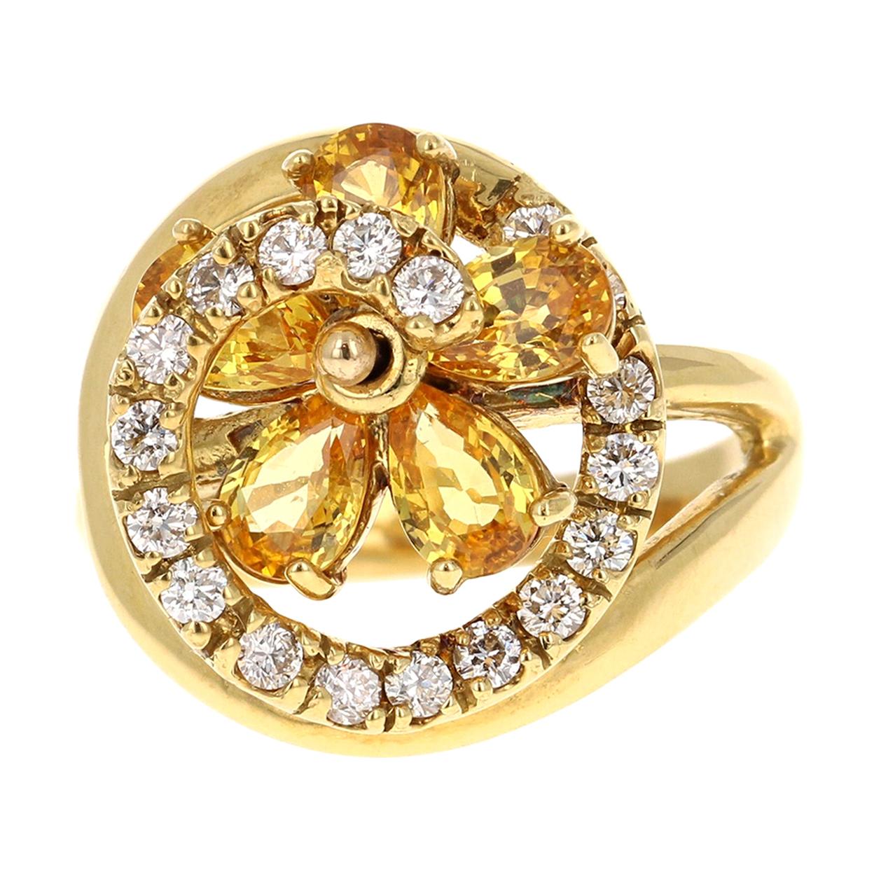 Bague en or jaune 18 carats avec saphir jaune de 3,28 carats et diamants en vente