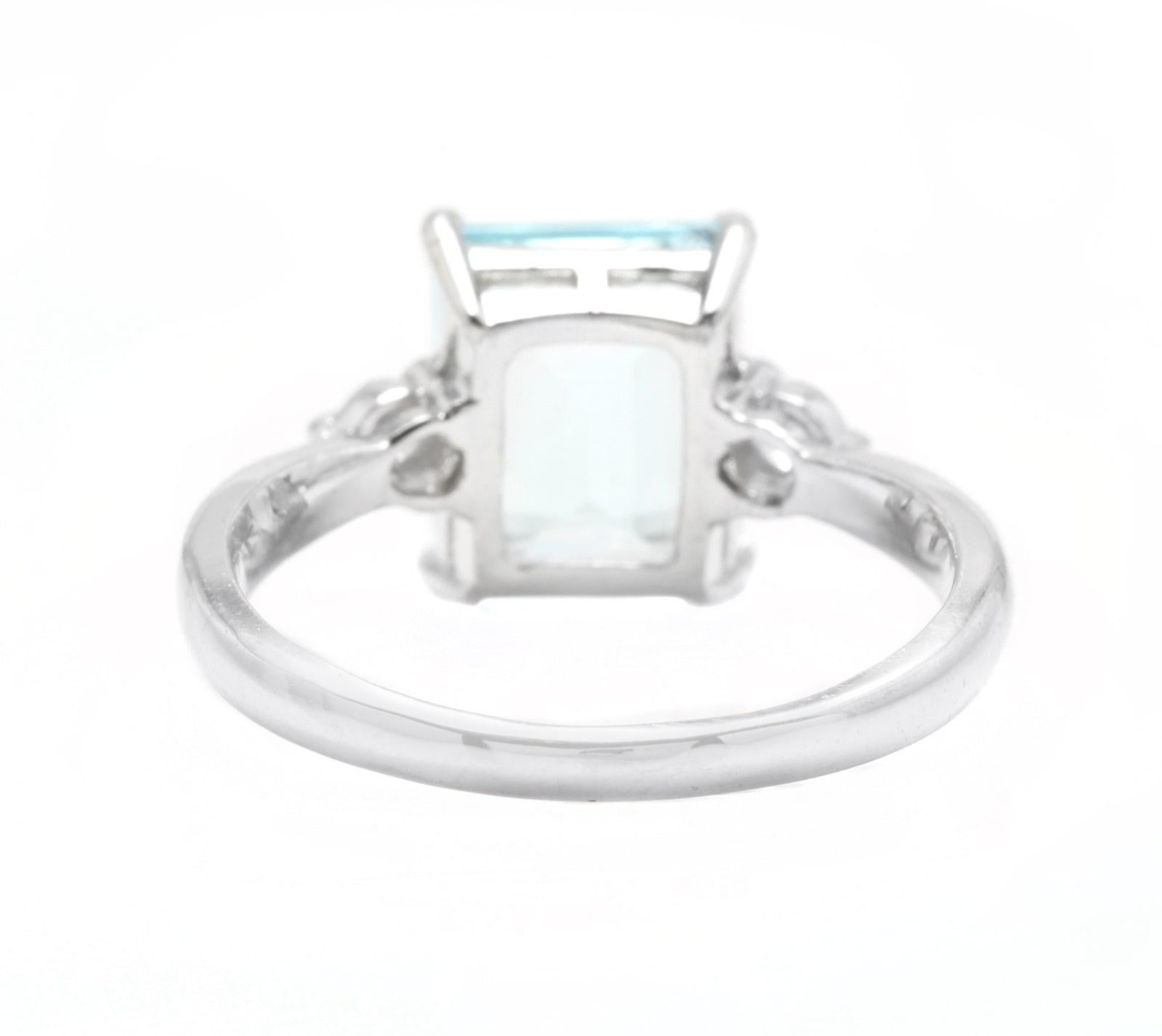 3.28 Carats Natural Aquamarine and Diamond 14k Solid White Gold Ring In New Condition For Sale In Los Angeles, CA