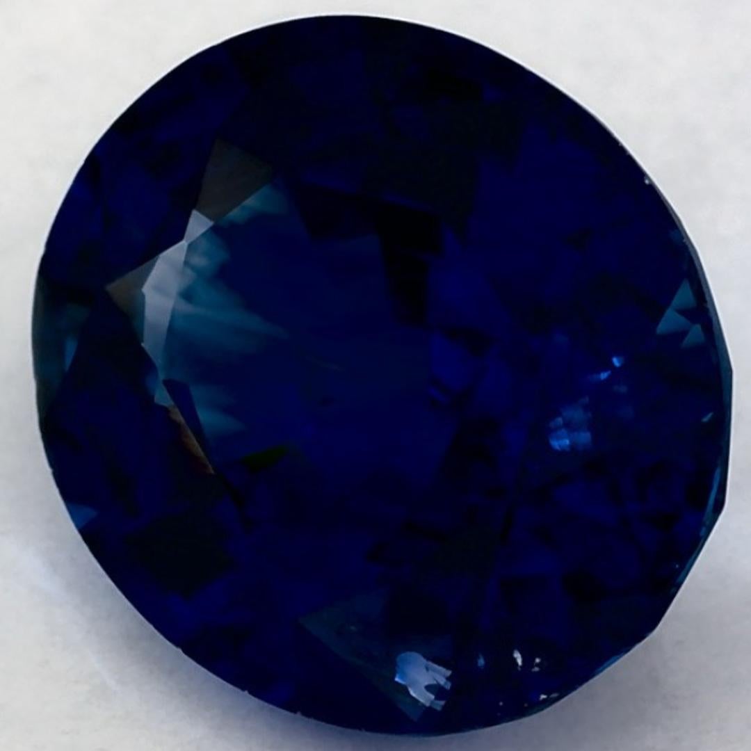Dieser natürliche blaue Saphir bietet Eleganz und Raffinesse. Mit seiner satten Farbsättigung und seinem präzisen Schliff ist er das perfekte Herzstück für einen Verlobungsring oder ein luxuriöses Schmuckdesign.

Dieser Saphir stammt aus Sri Lanka