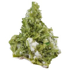 328 Gramm mintgrüner Turmalin-Kristall-Cluster auf Albite aus Pakistan