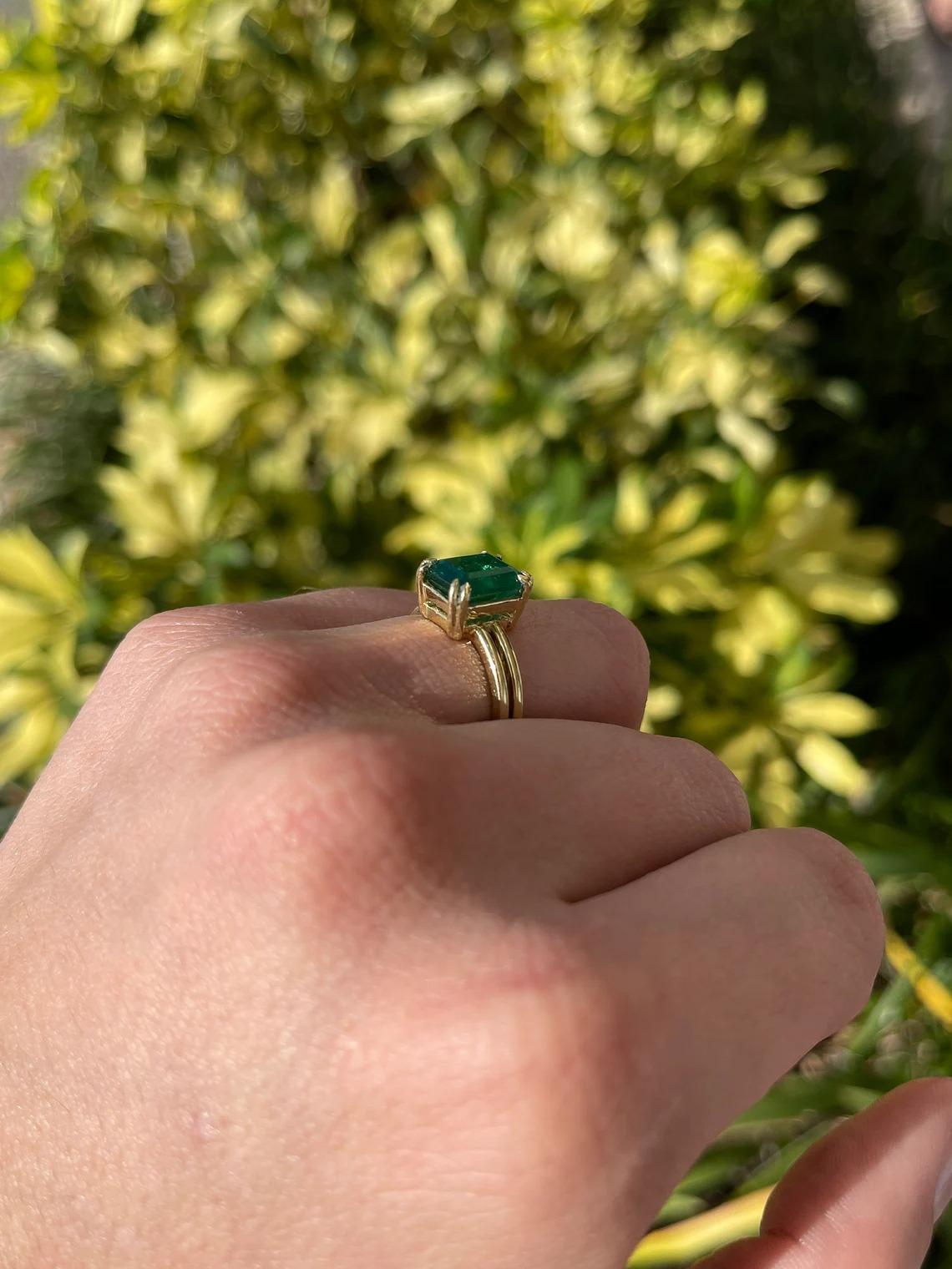 3.28ct 18K Deep Green Emerald Cut Emerald Double Claw Prong Solitaire Gold Ring For Sale 1
