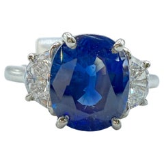 3.28ct Sapphire Diamond cocktail ring in platinum Three stone ring