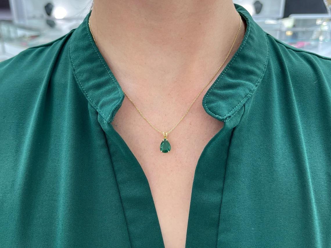 Donna 3,28 carati di smeraldo naturale tagliato a pera in oro Solitaire Split Bale 4Prong Setting in vendita