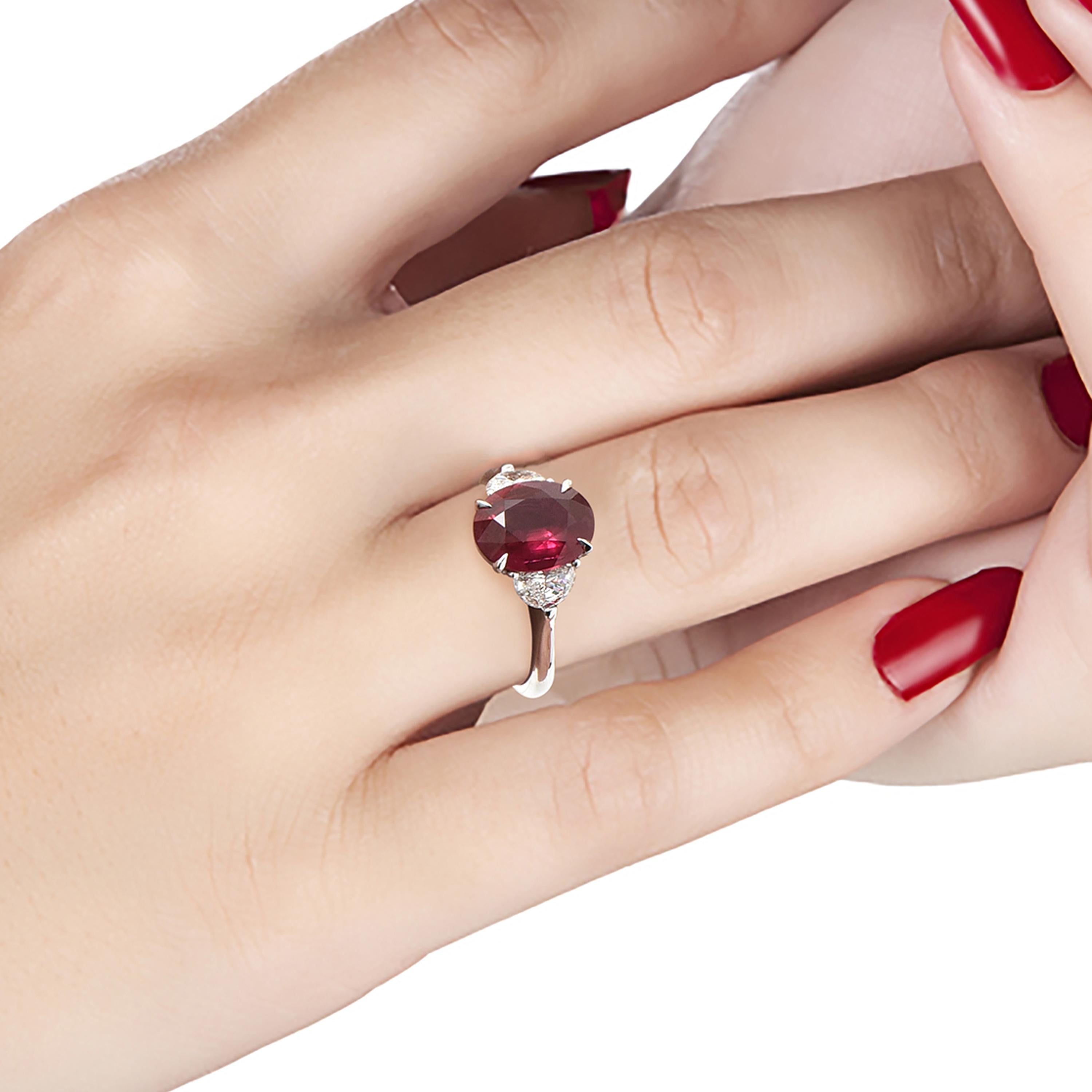 Laviere 3.29 Carat Burmese Ruby and Diamond Ring In New Condition For Sale In Dubai, Dubai