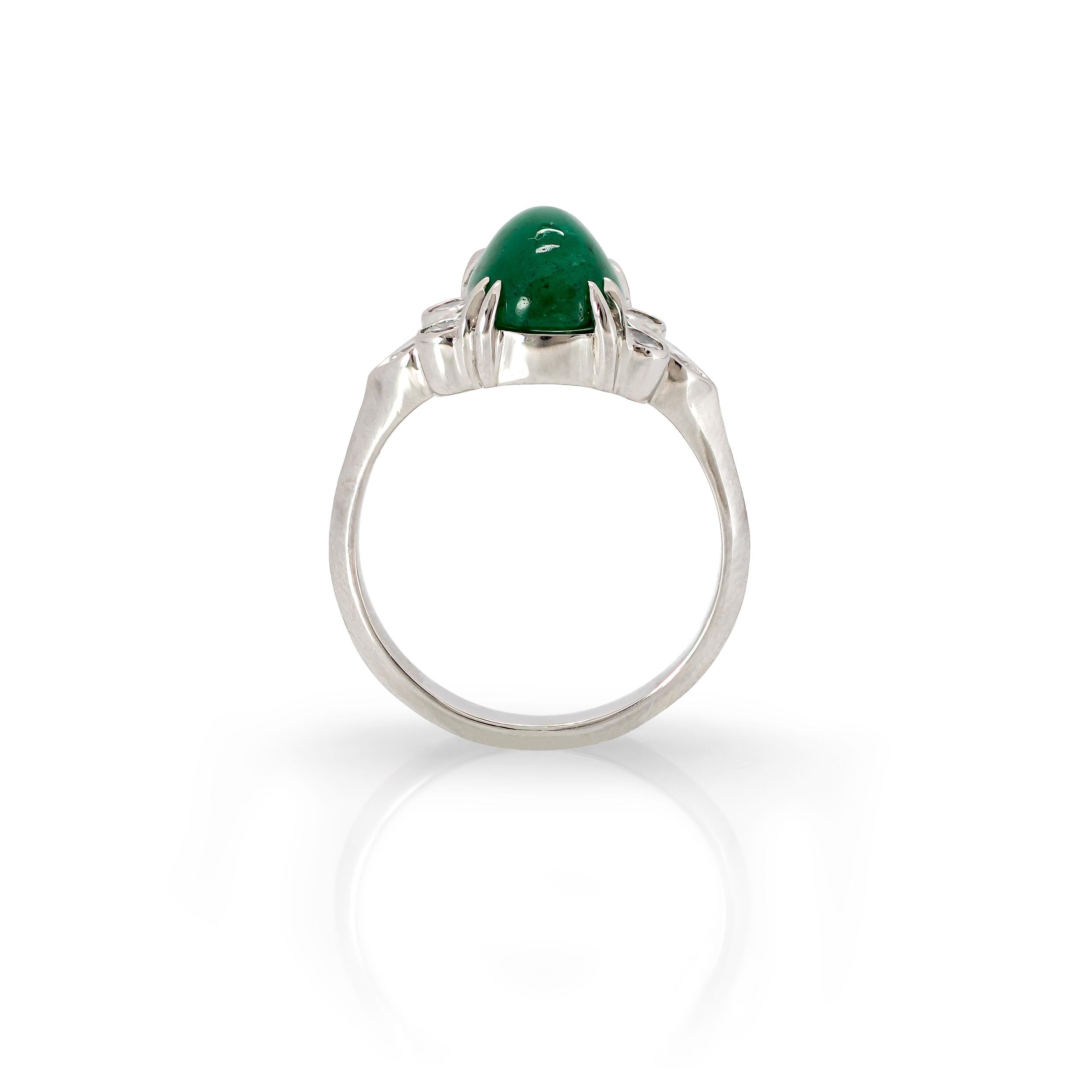 Platinring mit 3,29 Karat Smaragd und Diamant (Moderne) im Angebot