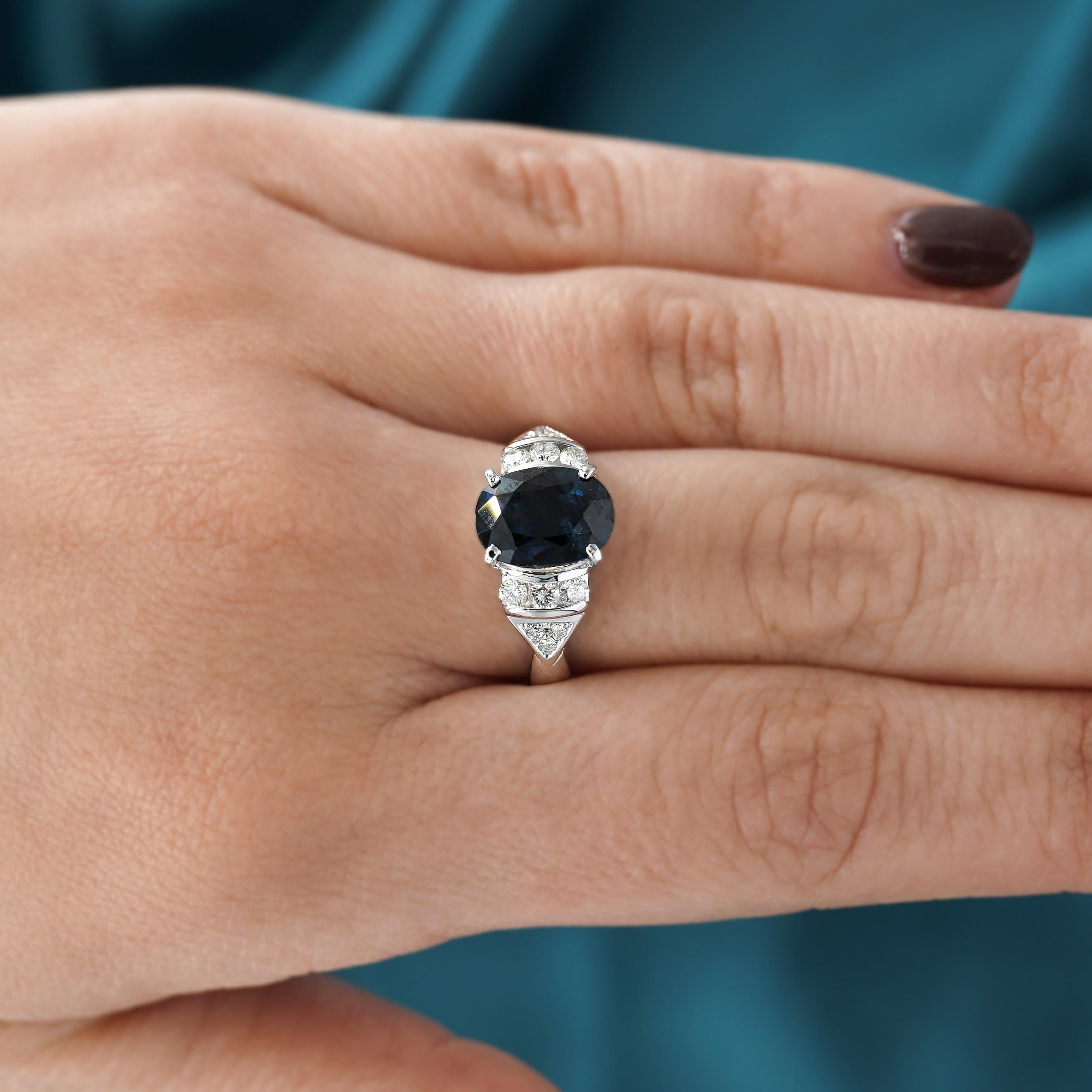 Women's 3.29 Carat Oval Blue Sapphire & Diamond in Platinum Engagement Ring For Sale