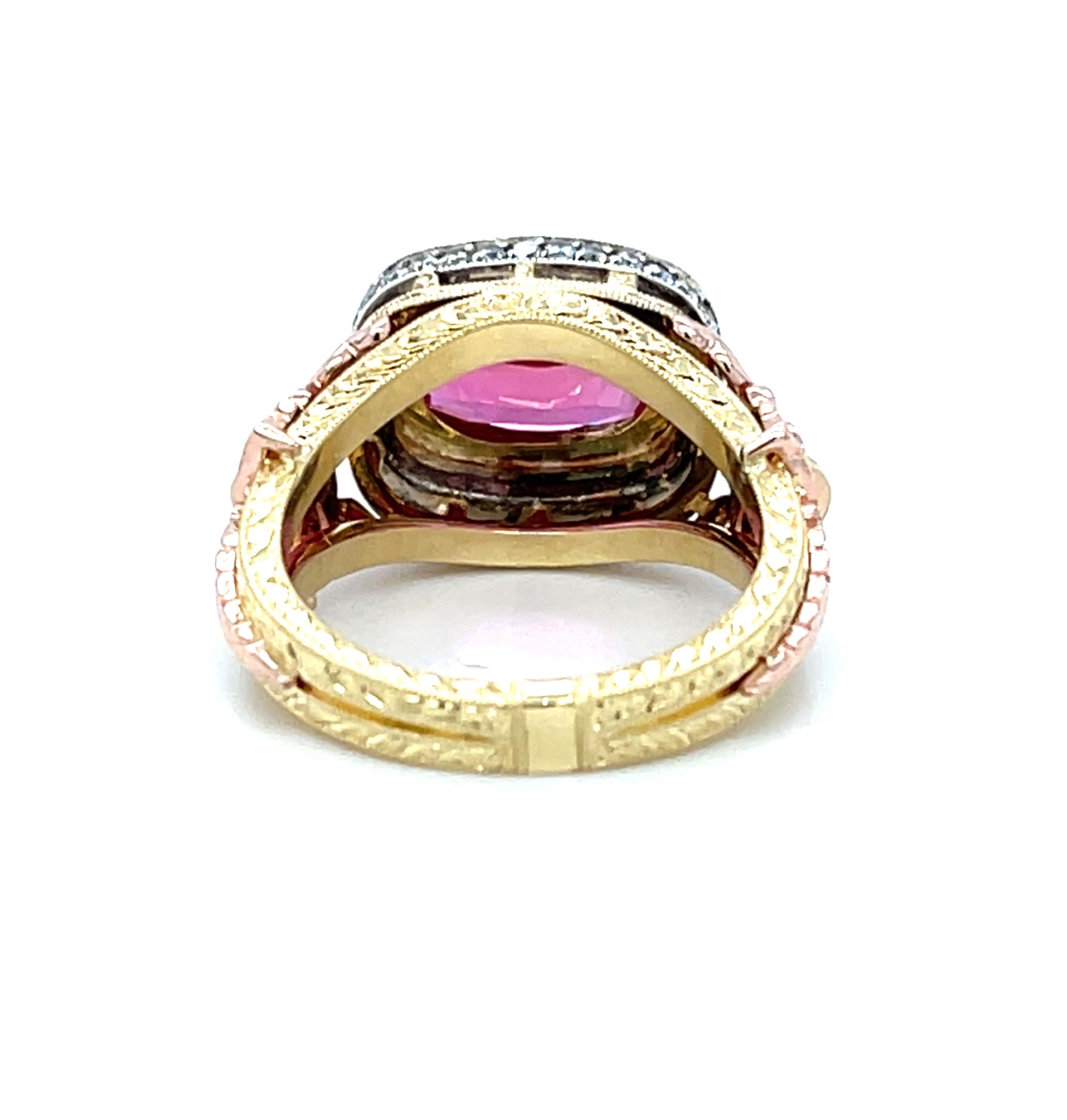3.29 Carat Pink Sapphire and Diamond Cocktail Ring in 18k Gold im Angebot 2
