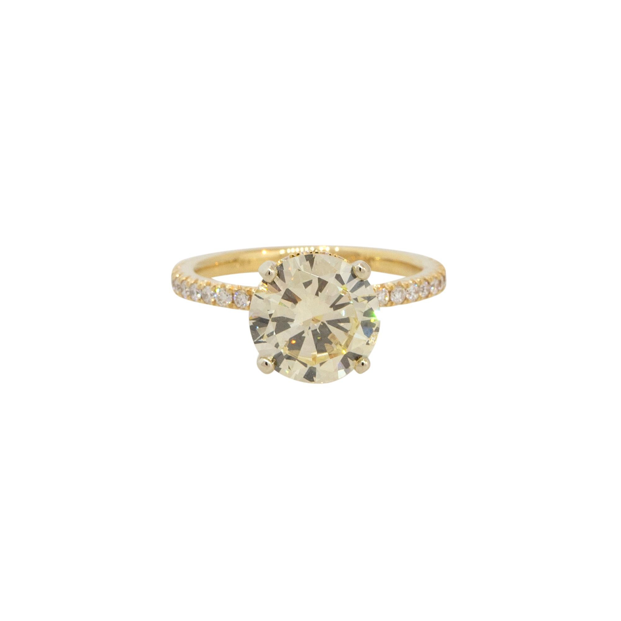 3.29 Carat Round Brilliant Diamond Engagement Ring 18 Karat in Stock In Excellent Condition For Sale In Boca Raton, FL