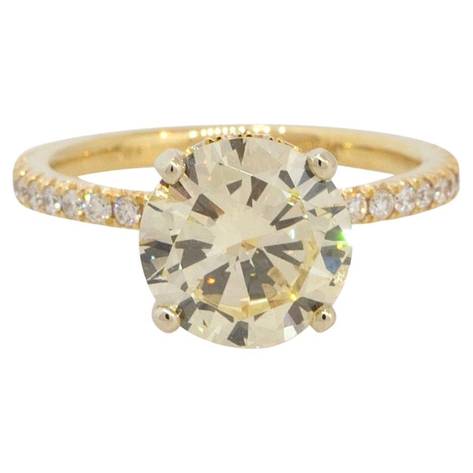 3.29 Carat Round Brilliant Diamond Engagement Ring 18 Karat in Stock For Sale