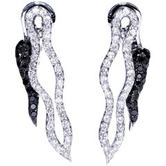 Boucles d'oreilles modernes en or 18 carats avec diamants blancs et noirs ronds de 3,29 carats