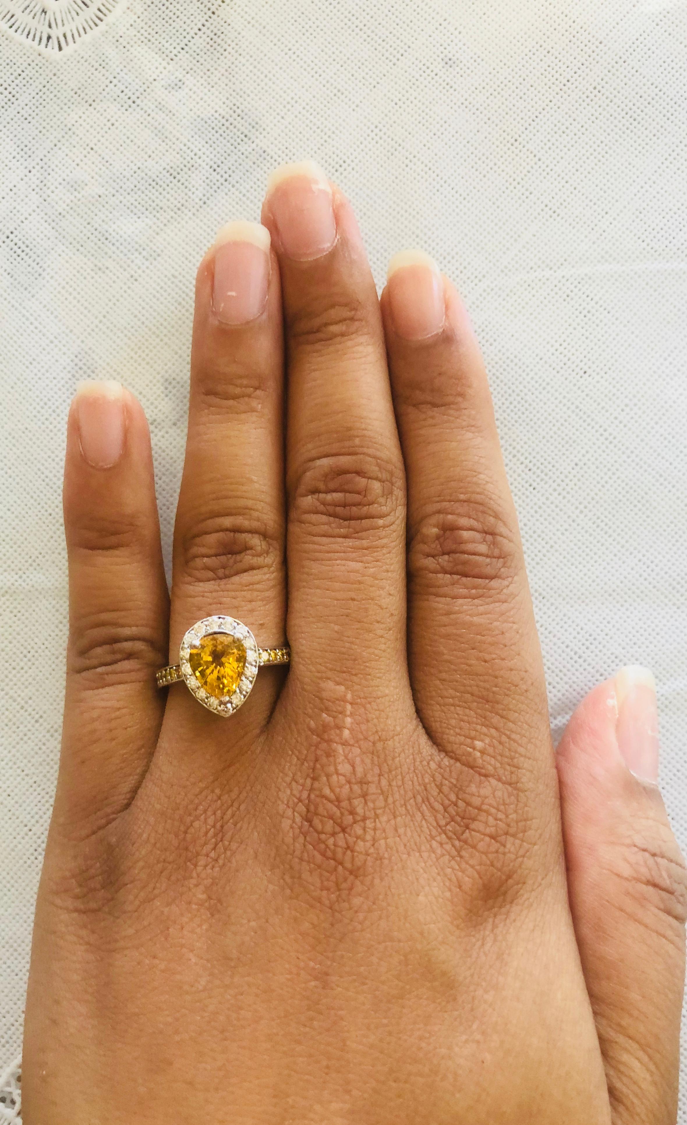 Verlobungsring aus Weißgold mit 3,29 Karat gelbem Saphir und Diamant im Angebot 1