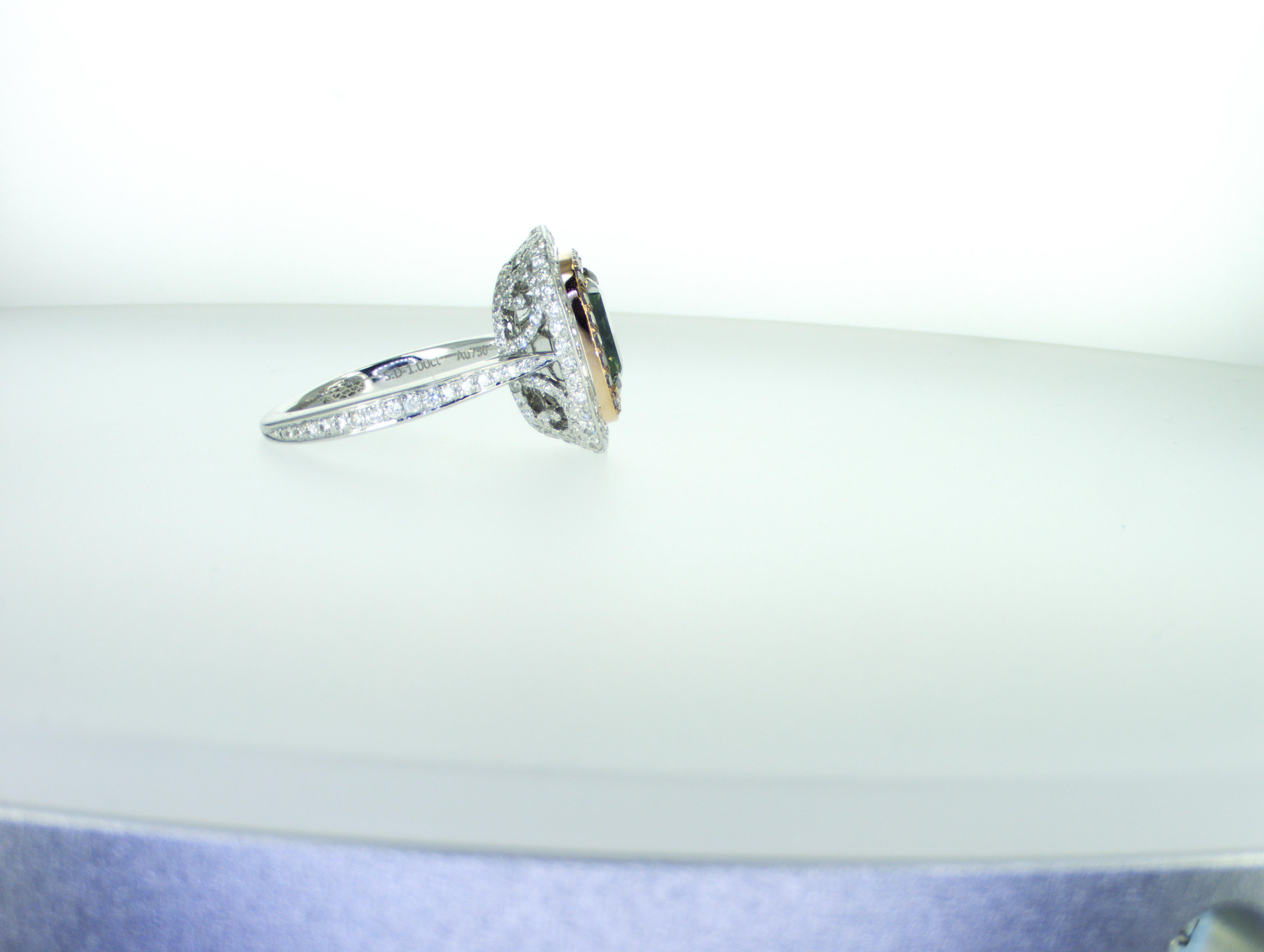 Radiant Cut 3.29 carats Rectangular Green Diamond Ring For Sale