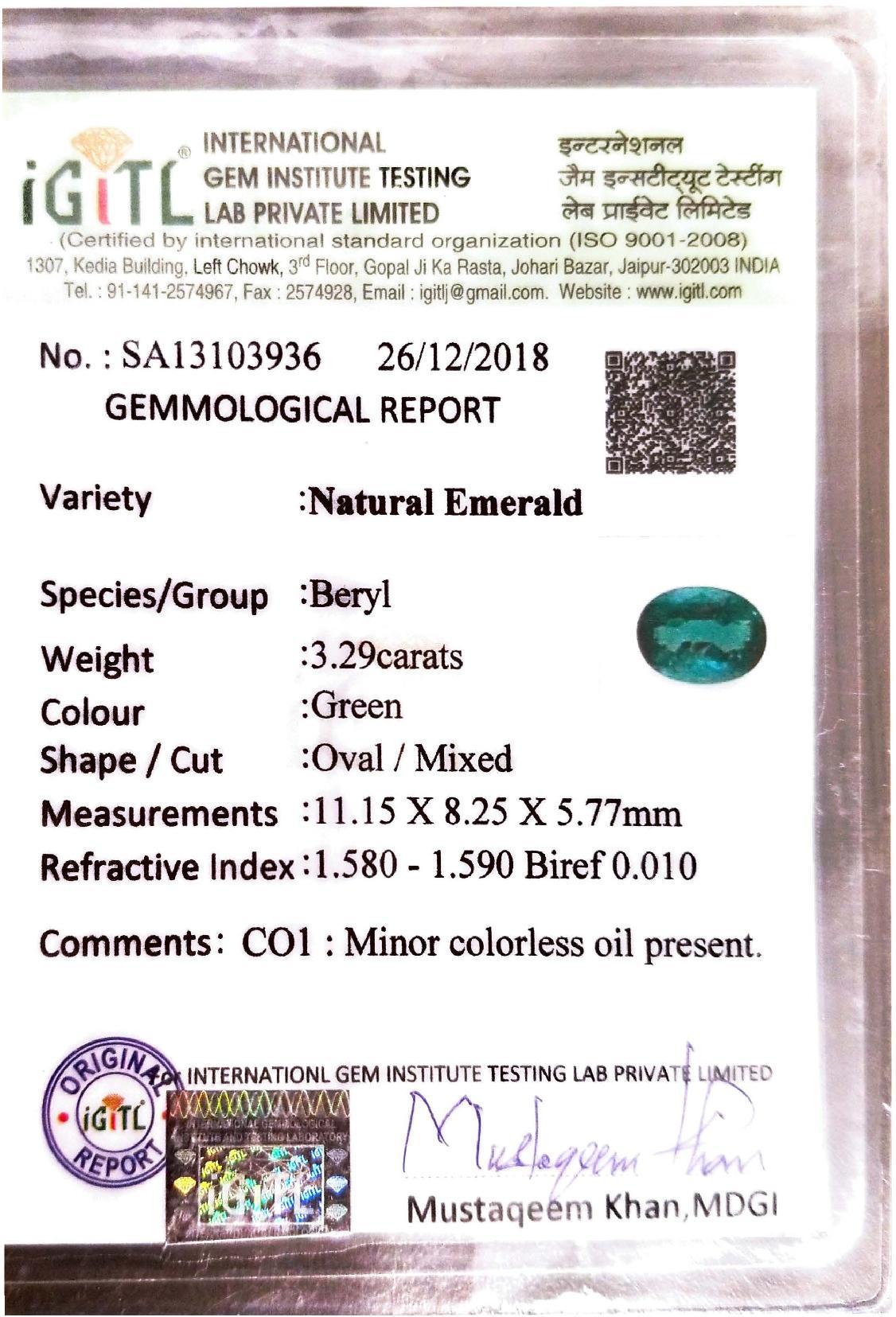Taglio ovale 3.29 Ct peso ovale a forma di ciondolo di gemma di colore verde certificato IGITL Emerald in vendita