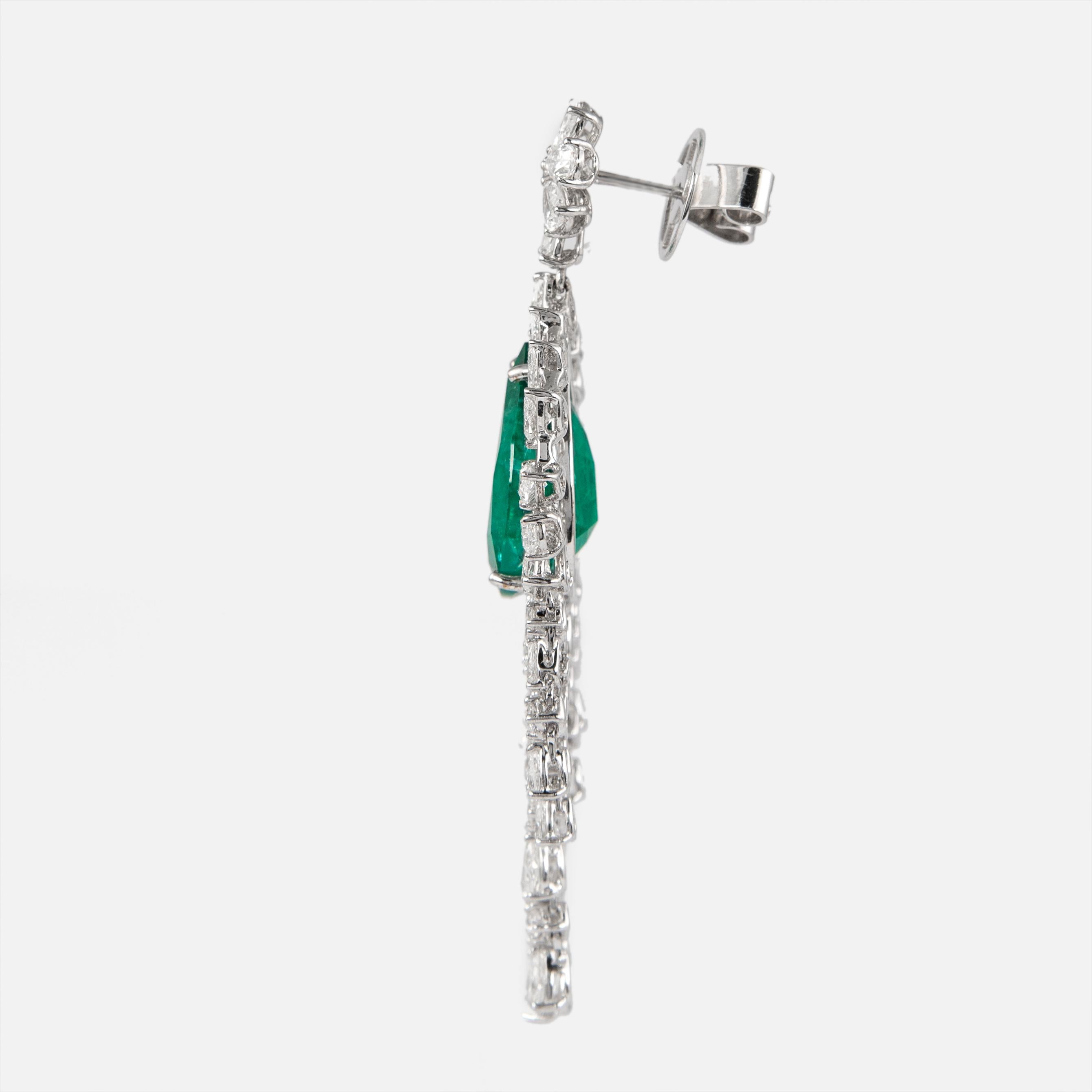 Alexander 32.92ct Emerald & Diamond Chandelier Earrings 18-Karat White Gold In New Condition For Sale In BEVERLY HILLS, CA