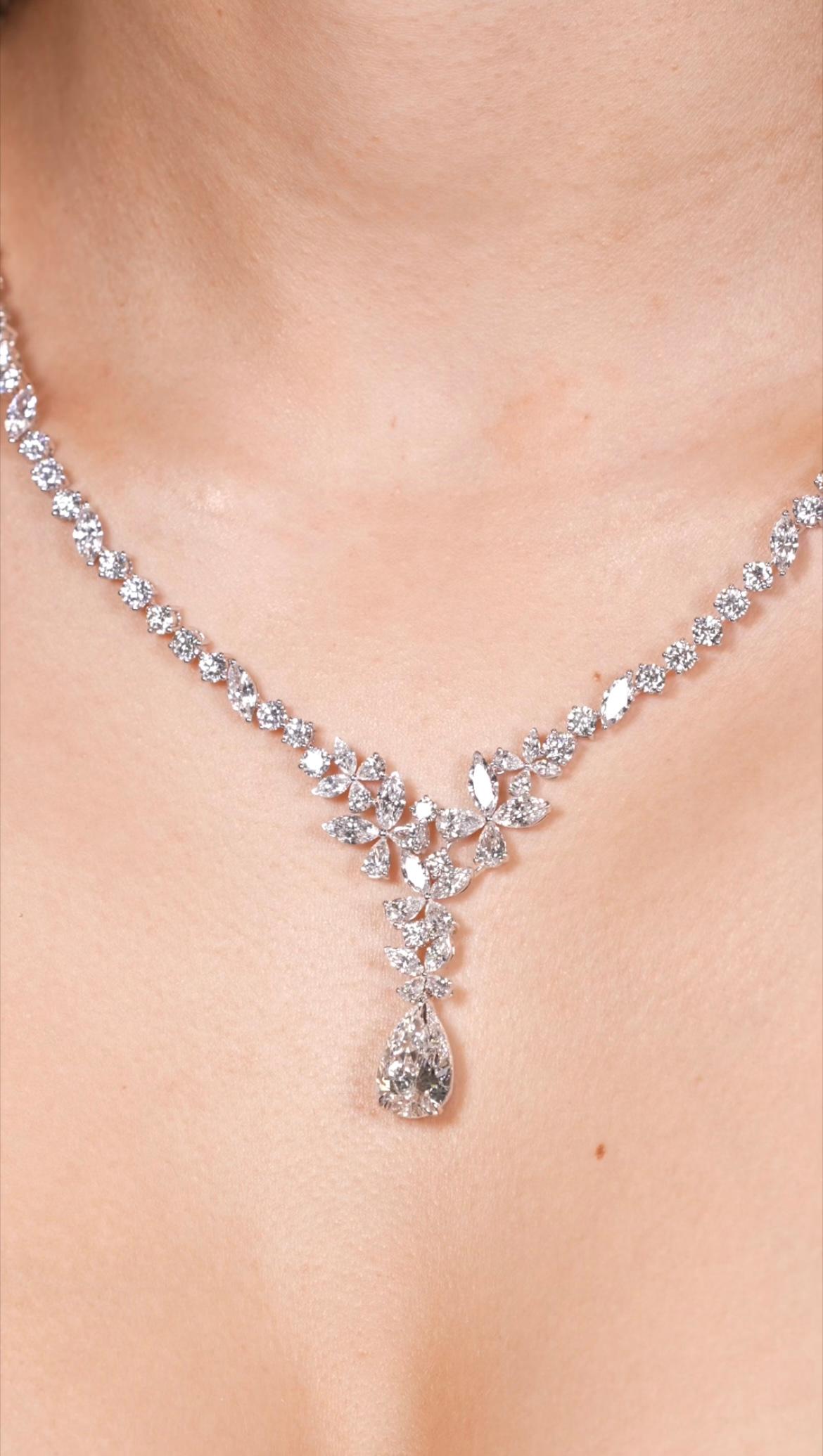 Pear Cut 32.97ct Floral Diamond Necklace For Sale