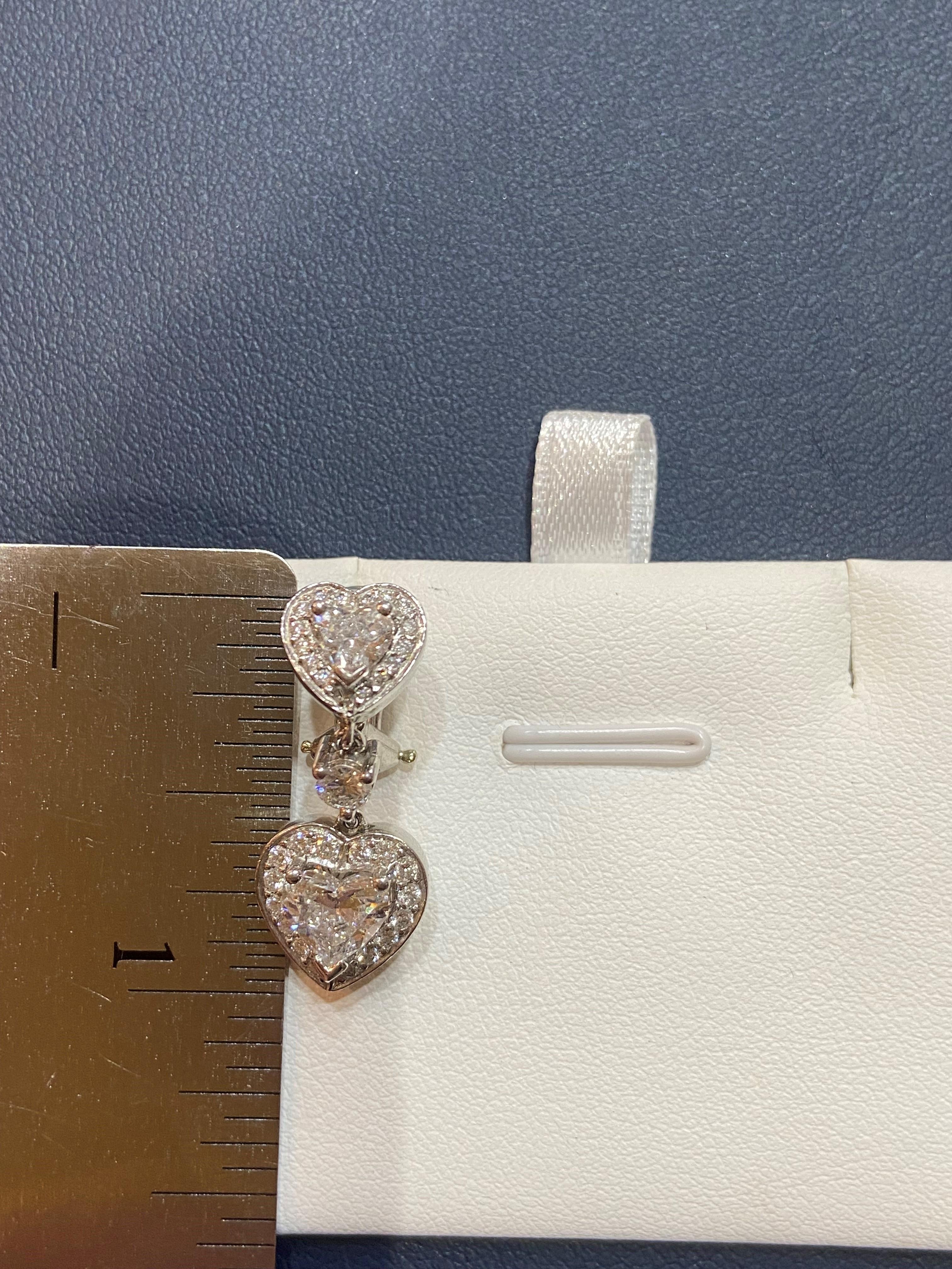 3,29 Karat Herz- und runde Diamant-Ohrringe aus Platin im Zustand „Neu“ im Angebot in New York, NY
