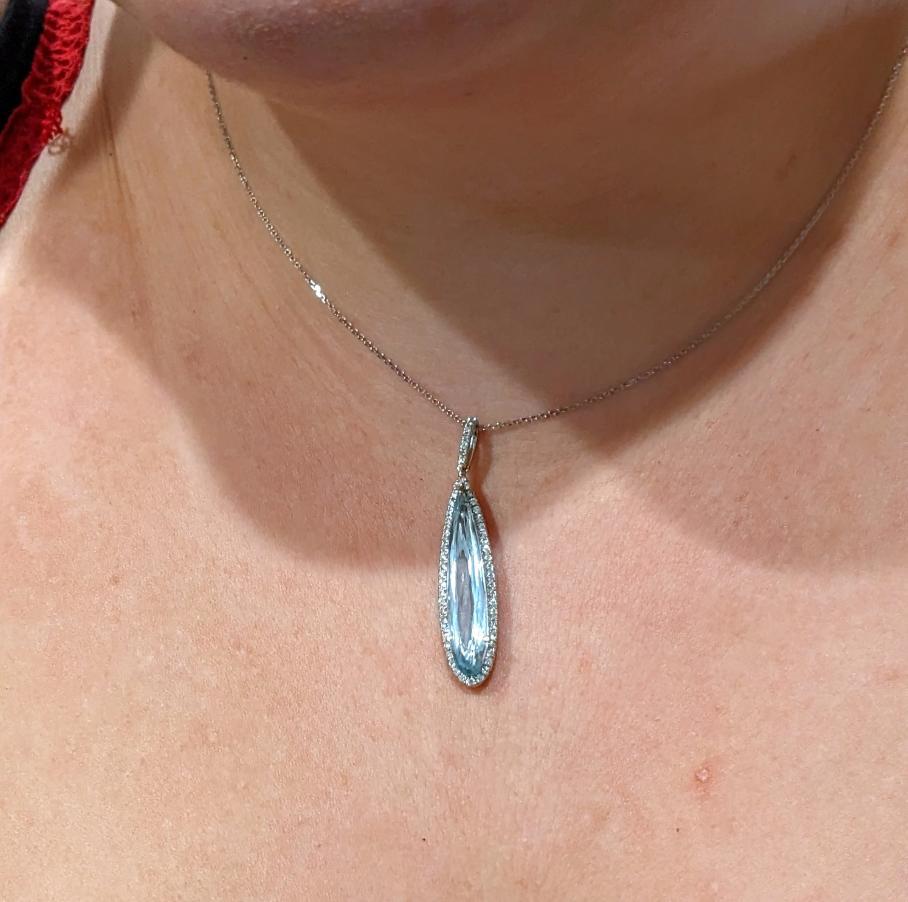 3.2ct Aquamarine Pendant w Earth Mined Diamonds in Solid 14K White Gold For Sale 1