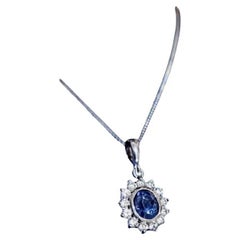 3.2ct  Oval Natural Blue Sapphire Necklace