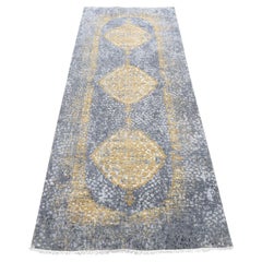 3
2 "x10
Grau, Persisches Design, Wolle und reine Seide, Handgeknüpfter Läufer Teppich