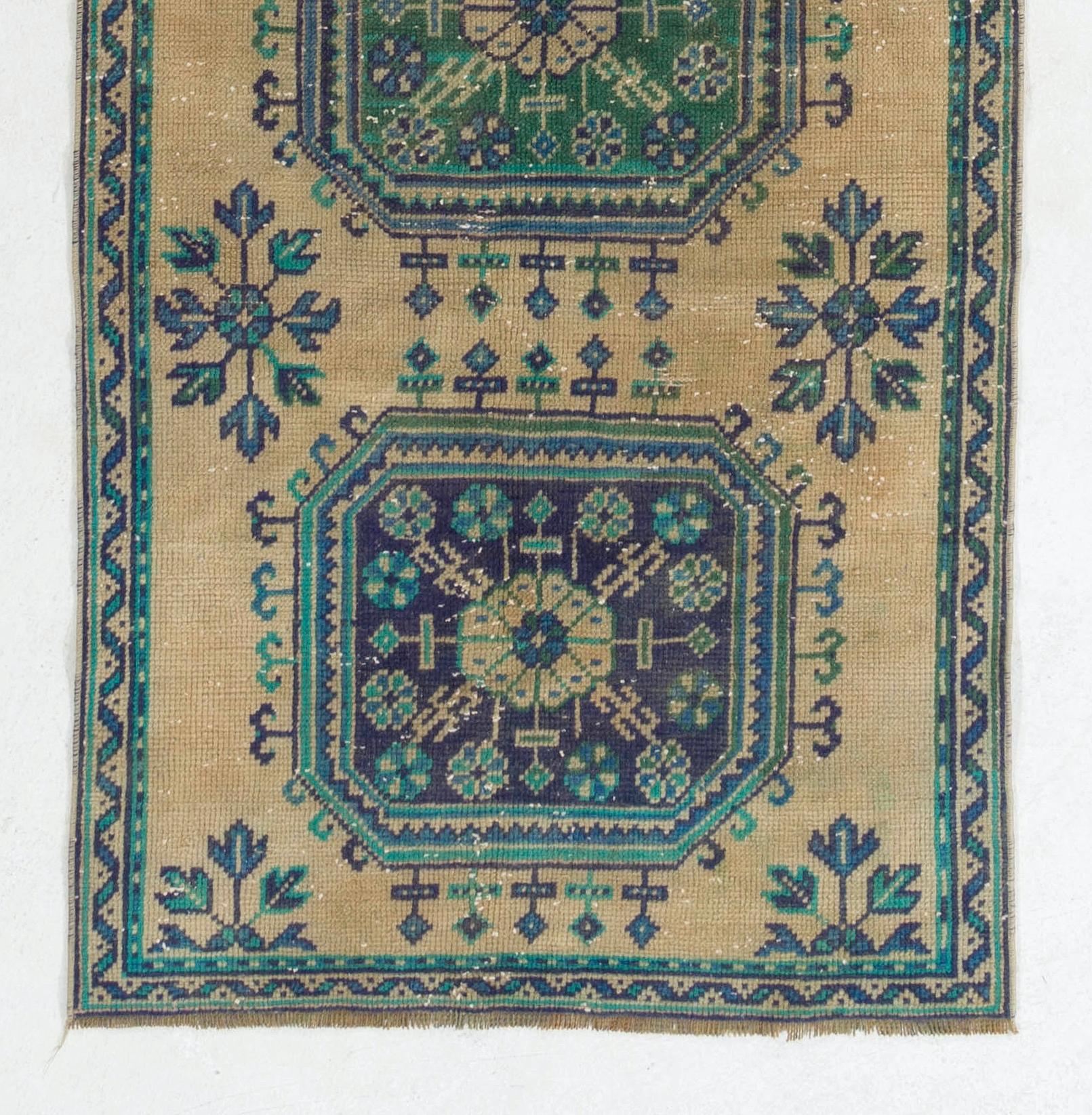 3.2x10.5 Ft Handmade Oushak Runner Rug, Vintage Turkish Corridor Carpet In Good Condition For Sale In Philadelphia, PA