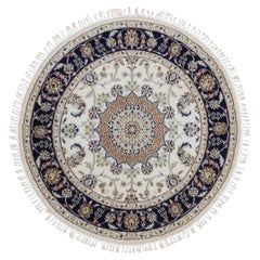 3'2"x3'2" Ivory Nain with Medallion Design Hand Knotted Wool and Silk Round Rug