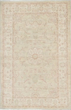 3.2x5 ft Traditional Hand Knotted Accent Rug. Floral Wool Area Rug in Soft Tones