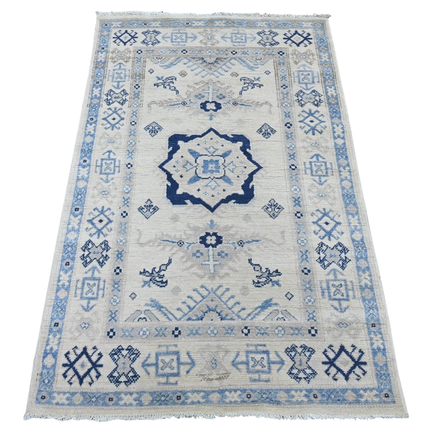 3'2"x5' Ivory Vintage Look Kazak Geometric Medallion Wool Hand Knotted Rug