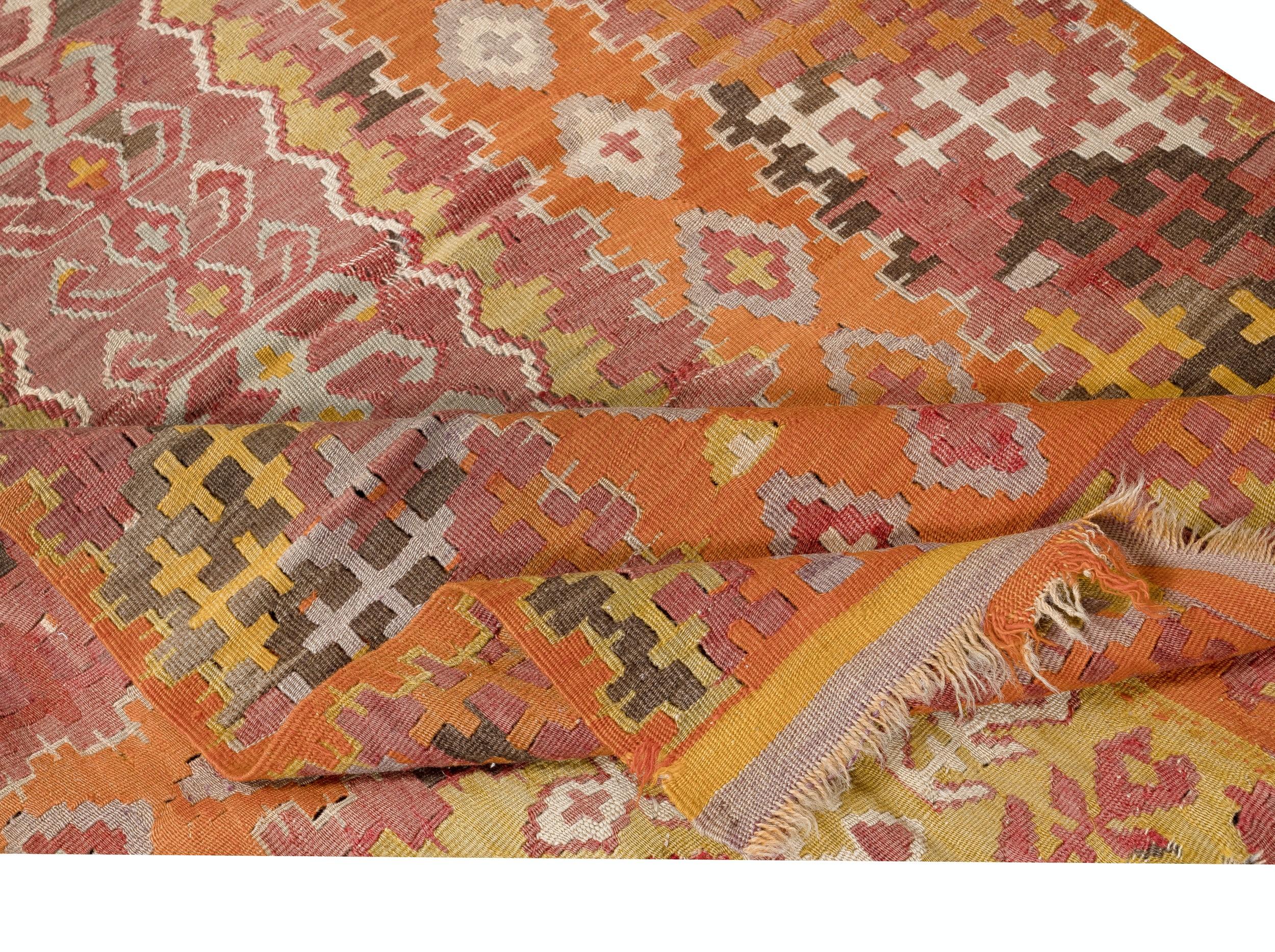 Turco Kilim turco boemo di metà secolo, 3,2x5,2 piedi. 100% lana. Tappeto vintage a trama piatta in vendita