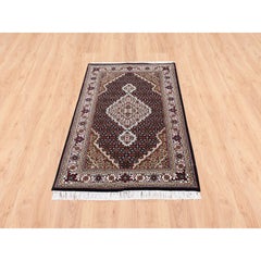 3'2"x5'4" Black Fish Medallion Design Tabriz Mahi Hand Knotted Wool Rug