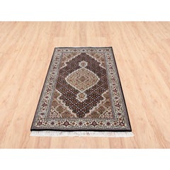 3'2"x5'6" Wool-Silk Fish Medallion Design Tabriz Mahi Hand Knotted Oriental Rug
