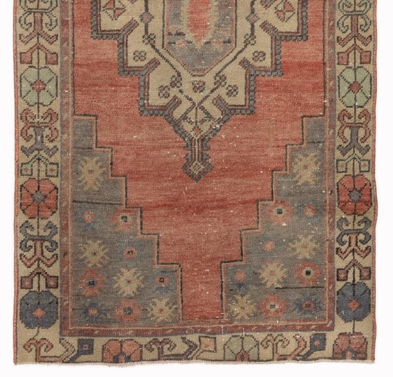 Rustic 3.2x6 Ft Vintage Tribal throw Rug. Soft Wool and Natural Colors. Turkish Carpet For Sale