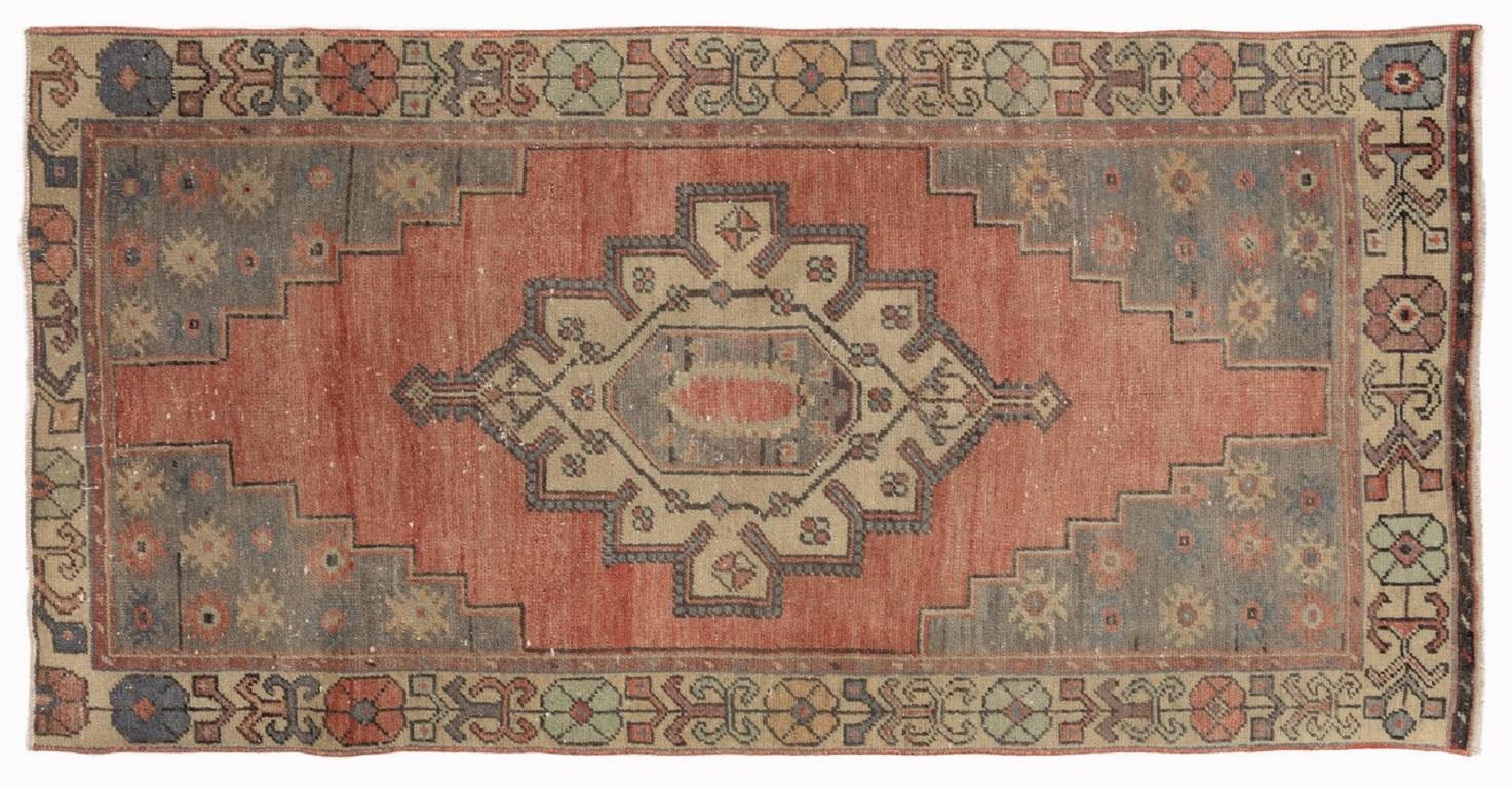 Hand-Knotted 3.2x6 Ft Vintage Tribal throw Rug. Soft Wool and Natural Colors. Turkish Carpet For Sale
