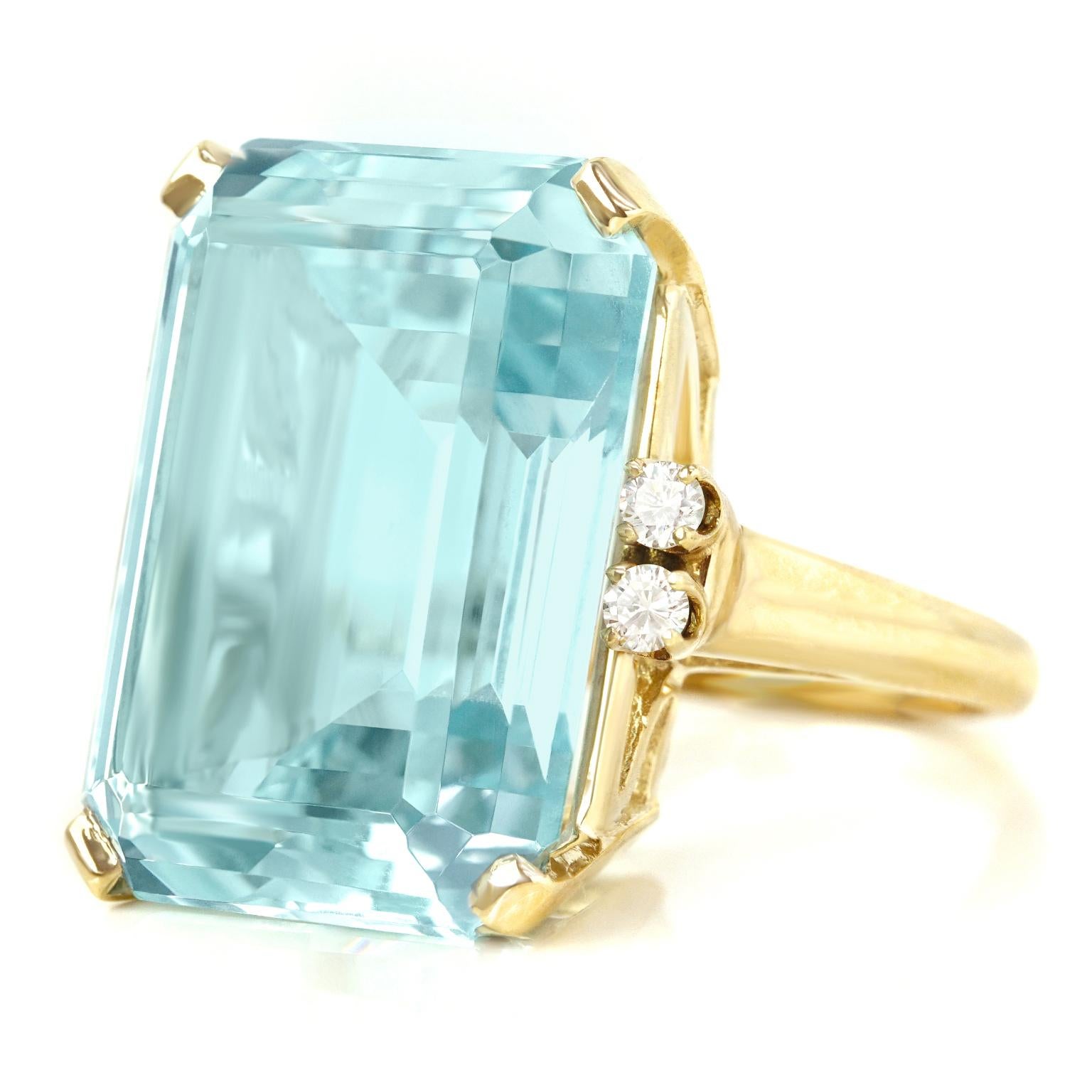 33 Carat Aquamarine and Diamond Set Gold Ring In Excellent Condition In Litchfield, CT